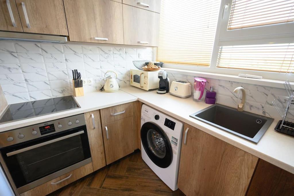 Sunset Luxury Apartment Варна Екстериор снимка