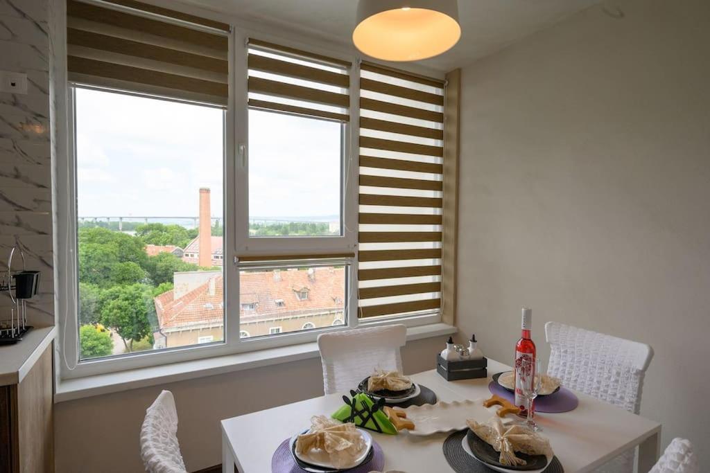 Sunset Luxury Apartment Варна Екстериор снимка